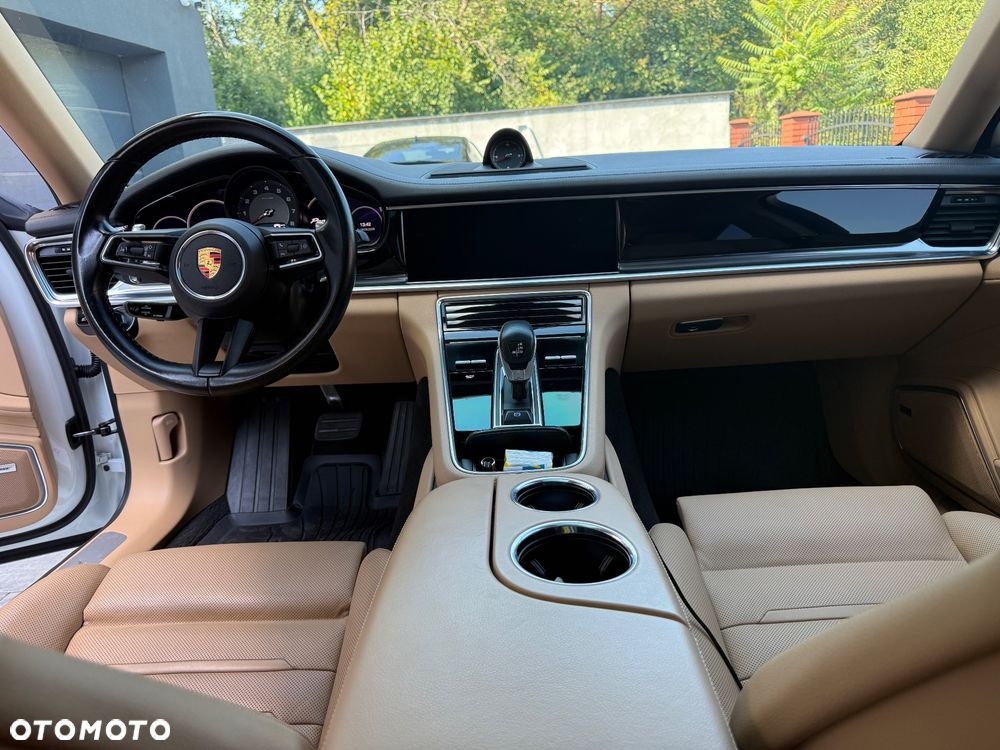 Porsche Panamera 4 - 15