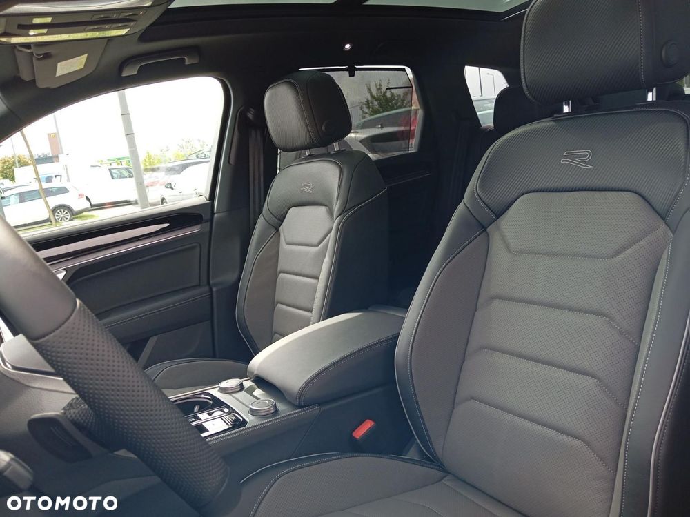 Volkswagen Touareg - 12