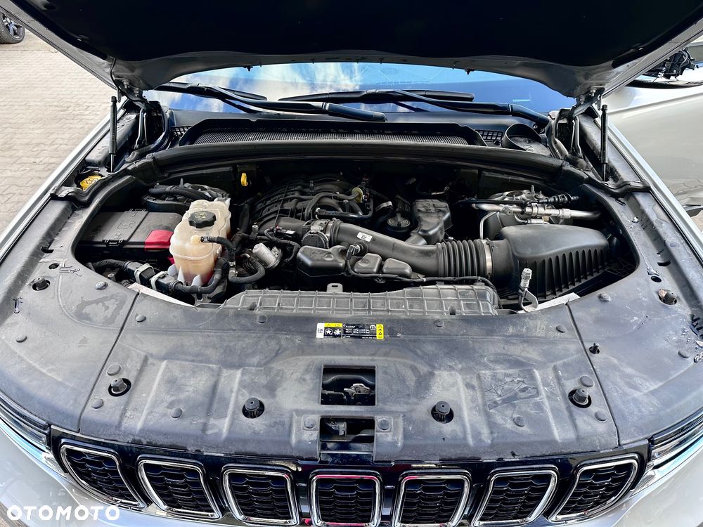 Jeep Grand Cherokee - 27