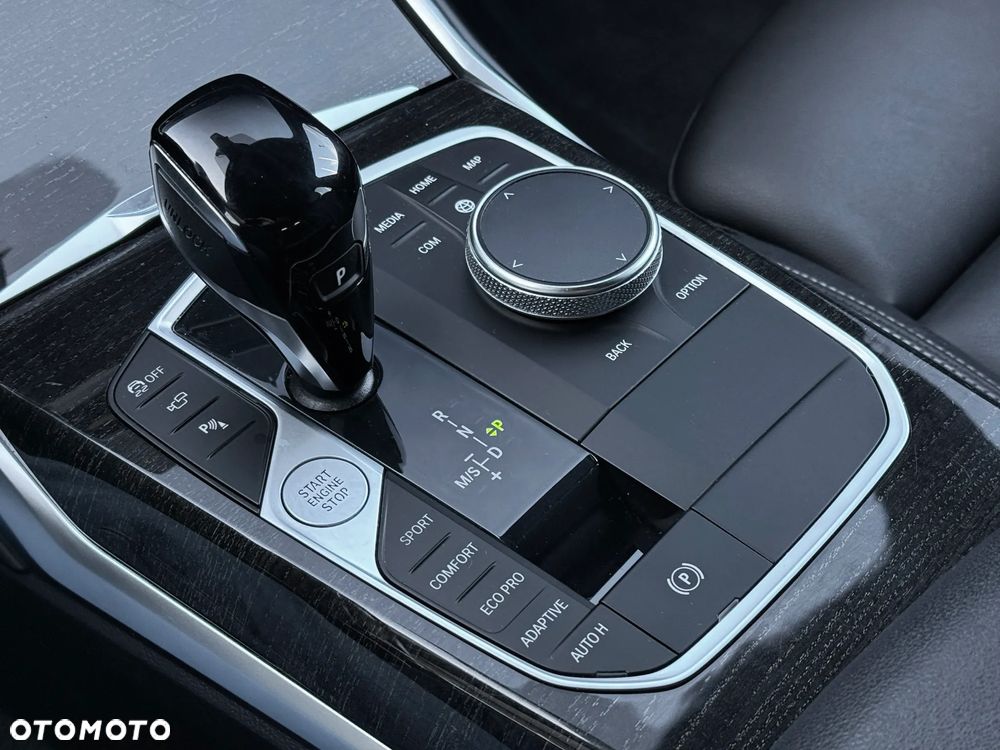 BMW Seria 3 M340i xDrive sport - 26