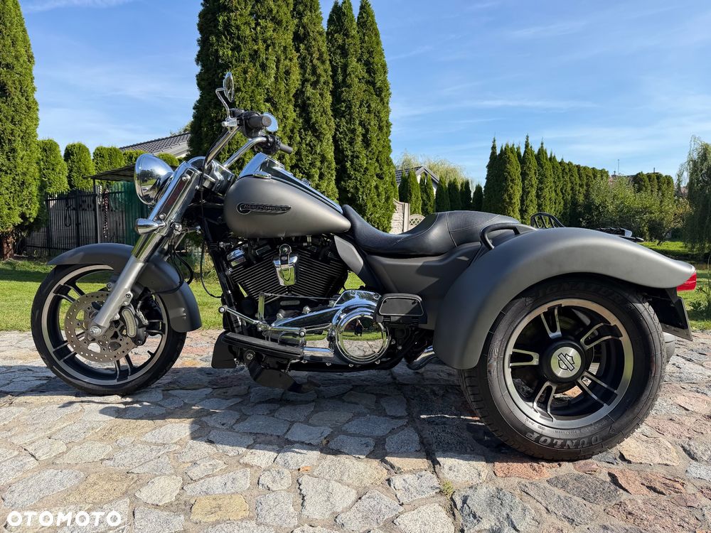 Harley-Davidson Trike Freewheeler - 18