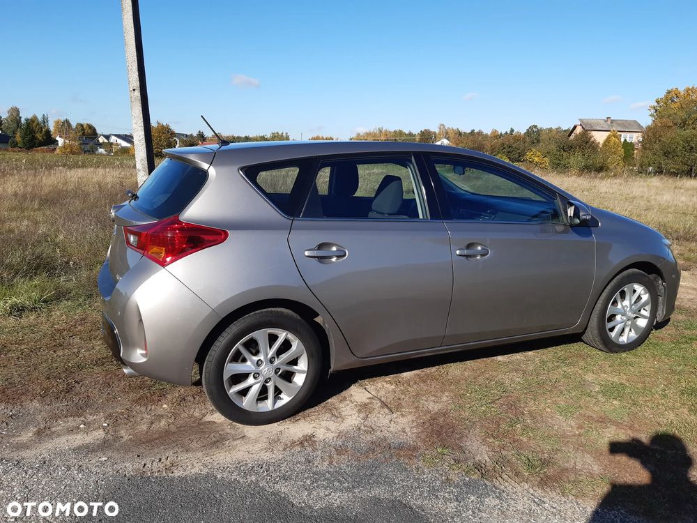 Toyota Auris - 13