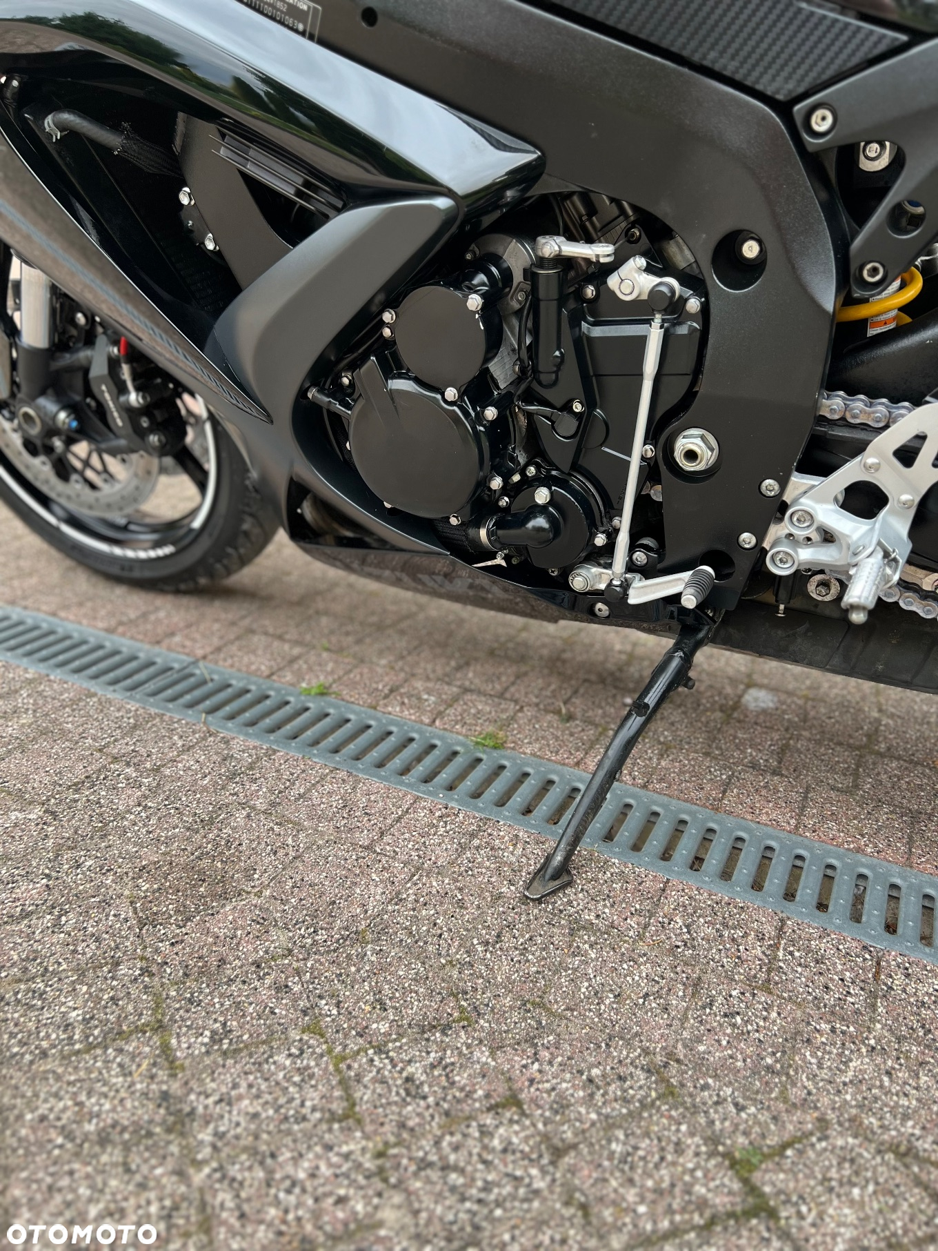 Suzuki GSX-R - 16