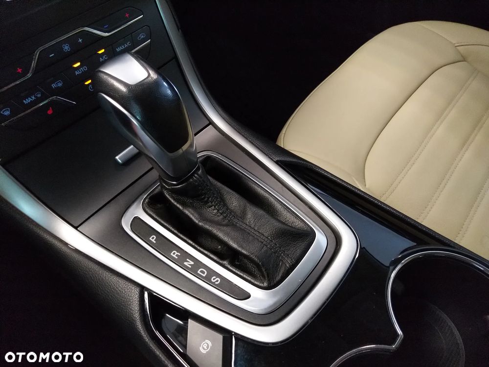 Ford Edge - 8