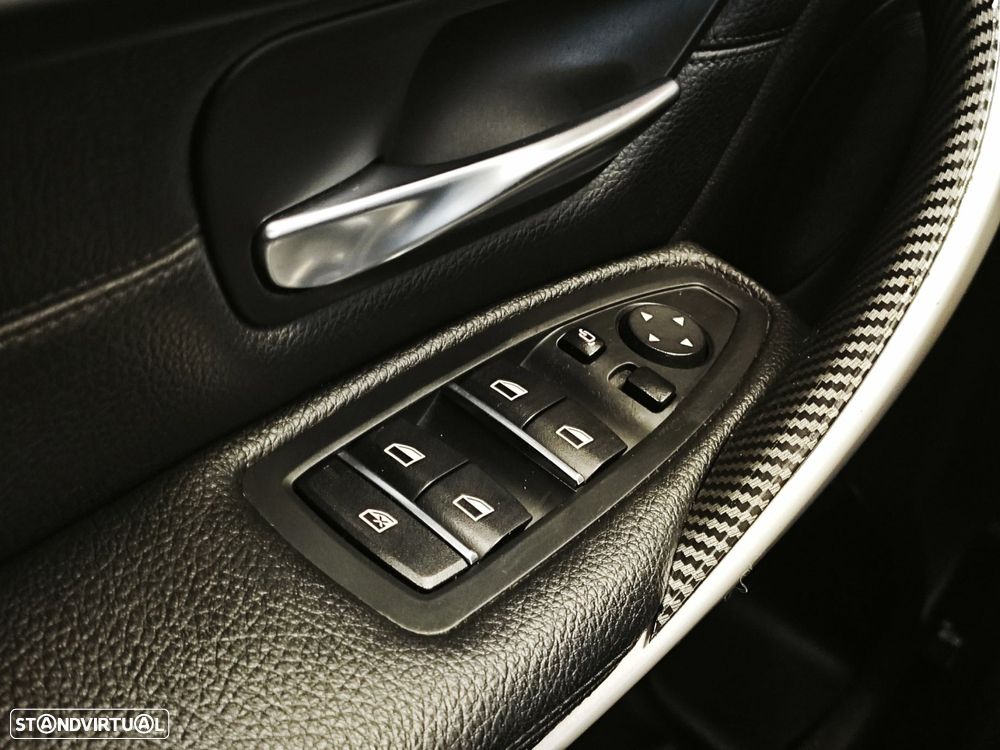 BMW 318 d Touring Line Luxury - 40