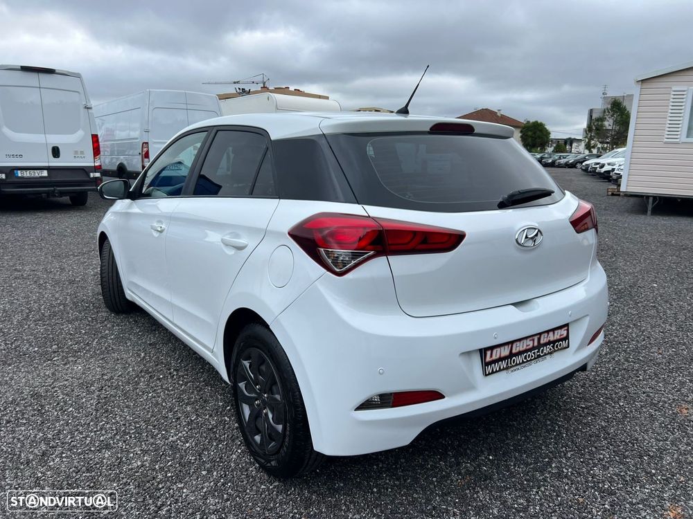 Hyundai i20 1.1 CRDi Urban - 4
