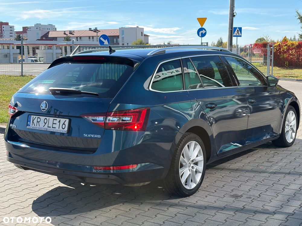 Skoda Superb 2019 photo 5