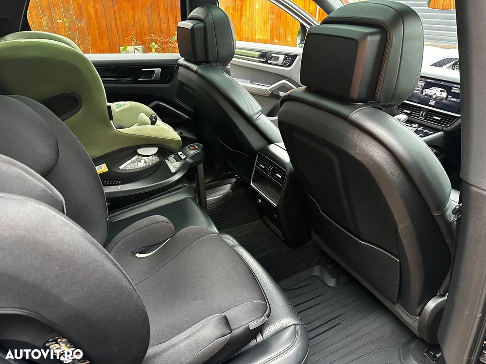 Porsche Cayenne S - 11