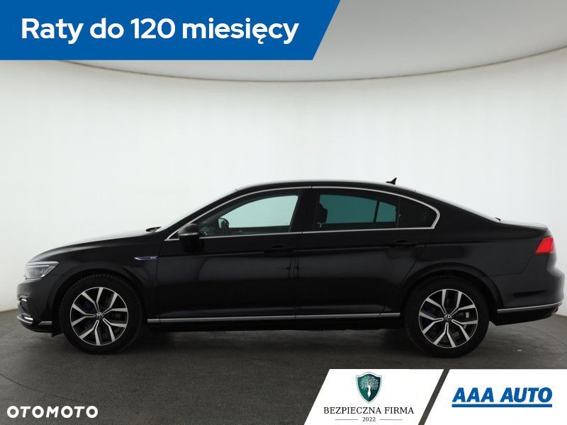 Volkswagen Passat - 4