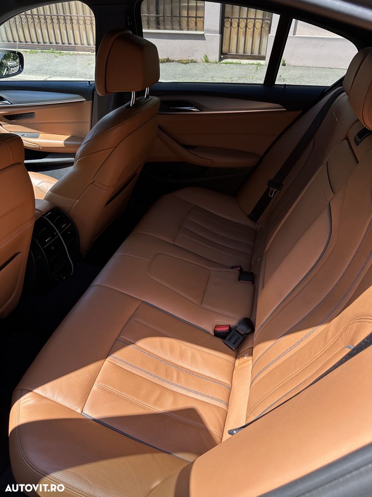BMW Seria 5 520d xDrive AT - 11