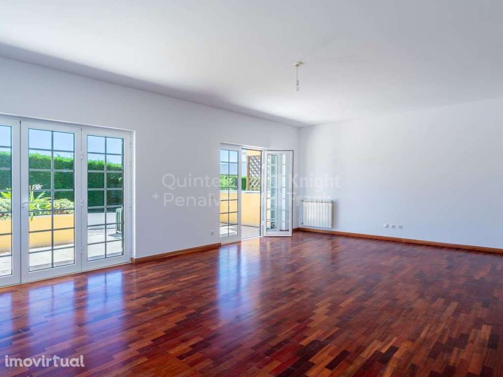 Moradia T4 com piscina e jardim para arrendar em Cascais - Grande imagem: 4/31