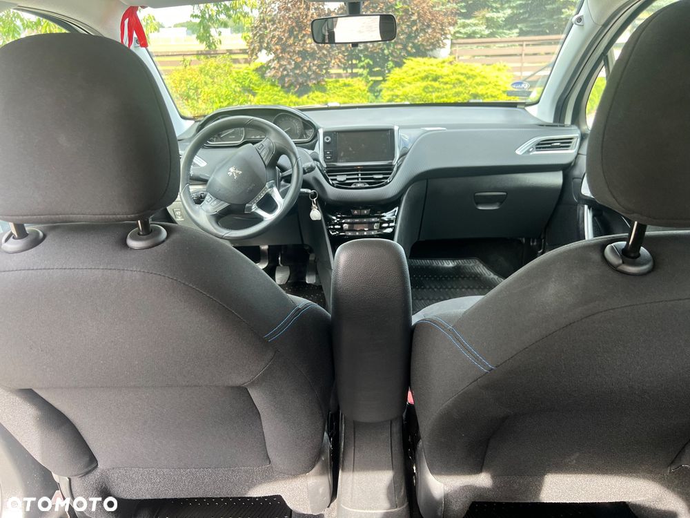 Peugeot 208 1.2 PureTech Style - 6