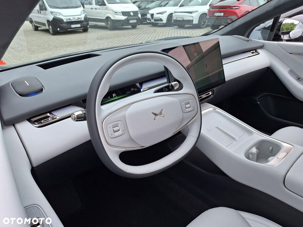 XPeng P7 - 10
