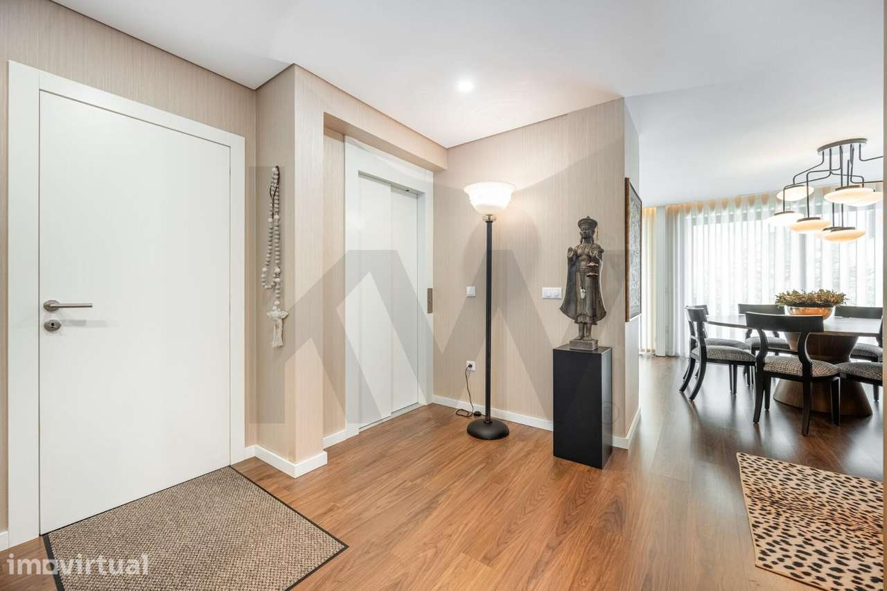 Moradia de Luxo T3 com elevador e jacuzzi em Fraião, Braga - Grande imagem: 5/38