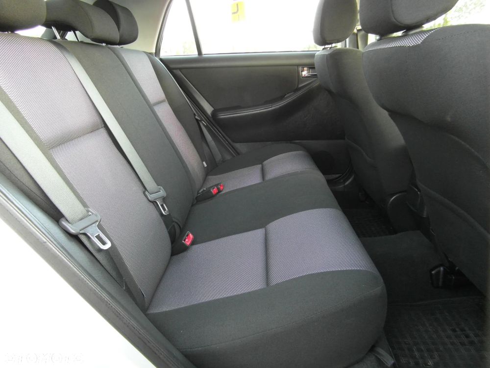 Toyota Corolla - 31