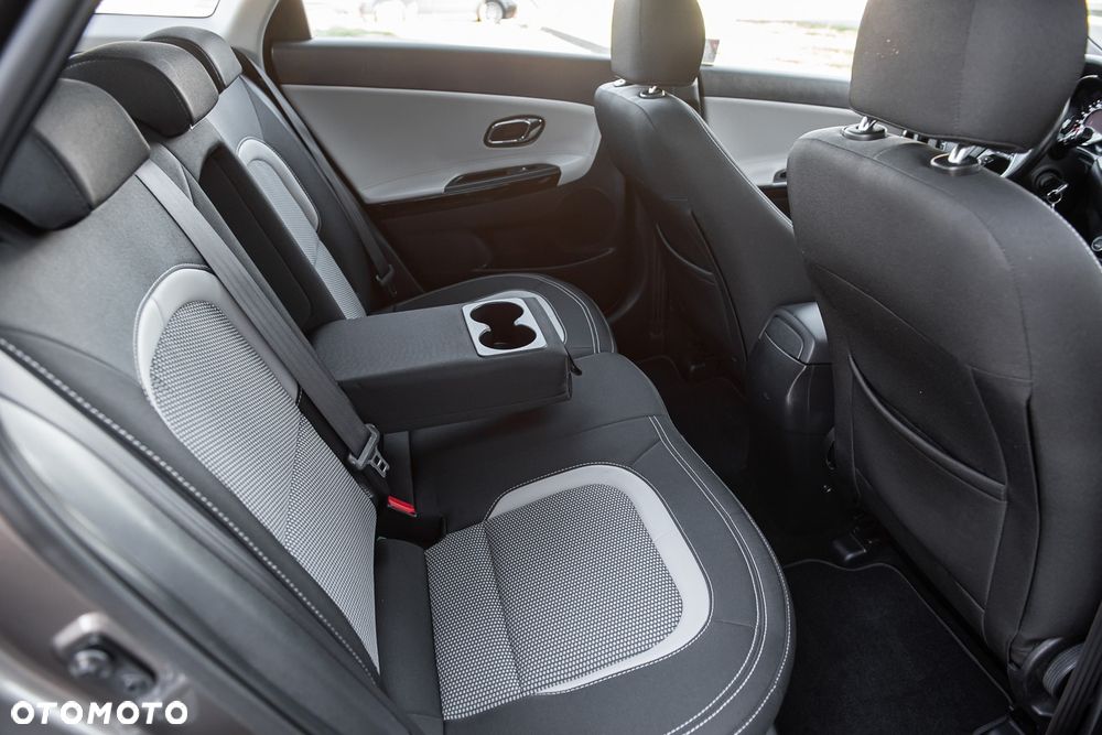 Kia Ceed - 30
