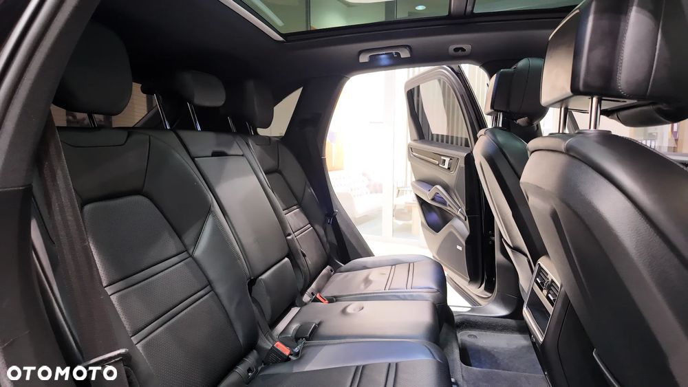 Porsche Cayenne S Platinum Edition - 33