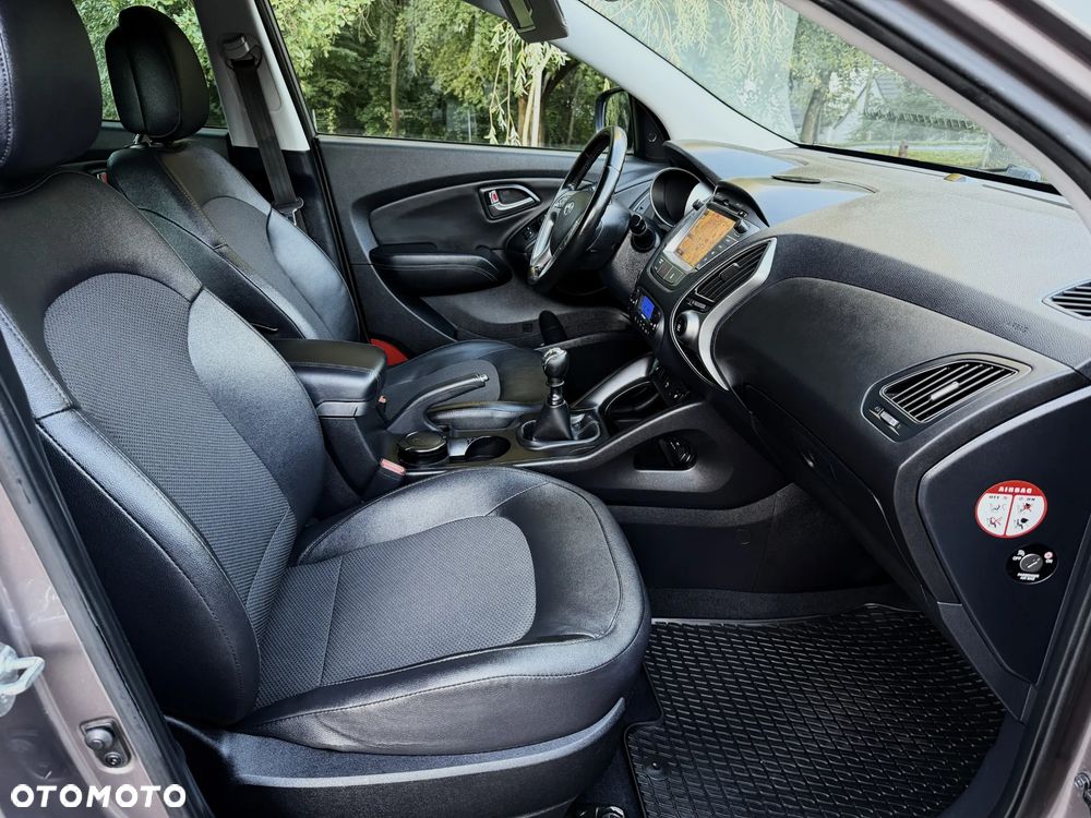Hyundai ix35 blue 1.6 2WD Finale Gold - 17