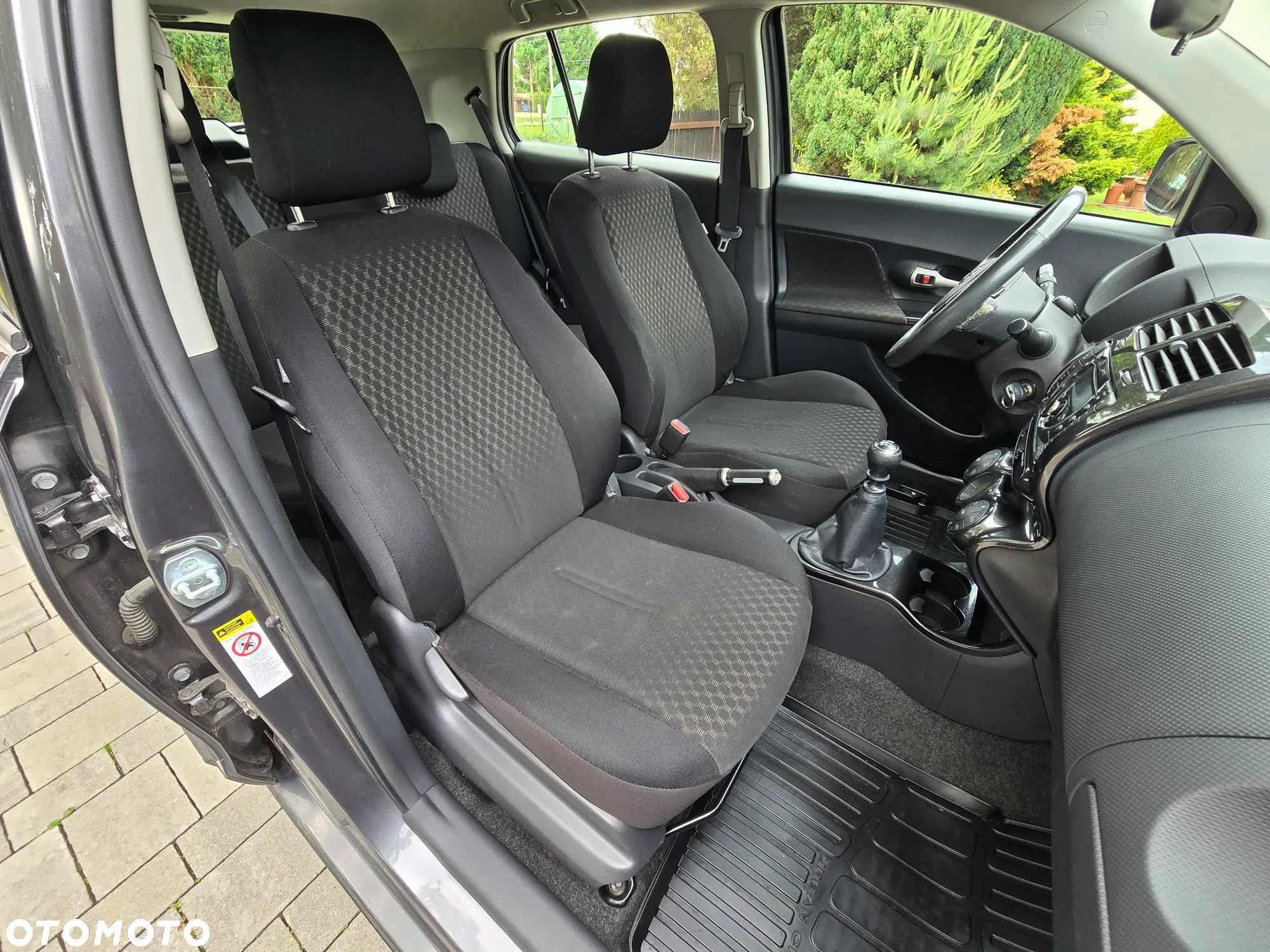 Toyota Corolla Verso - 14