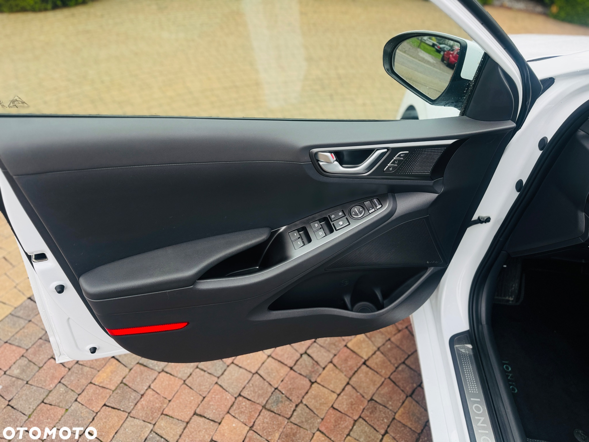 Hyundai IONIQ Plug-in-Hybrid 1.6 GDI Premium - 23