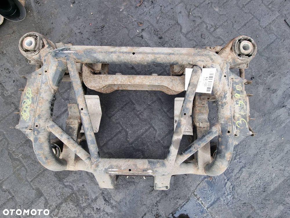 BELKA / SANKI TYŁ MASERATI GRANTURISMO S - 1