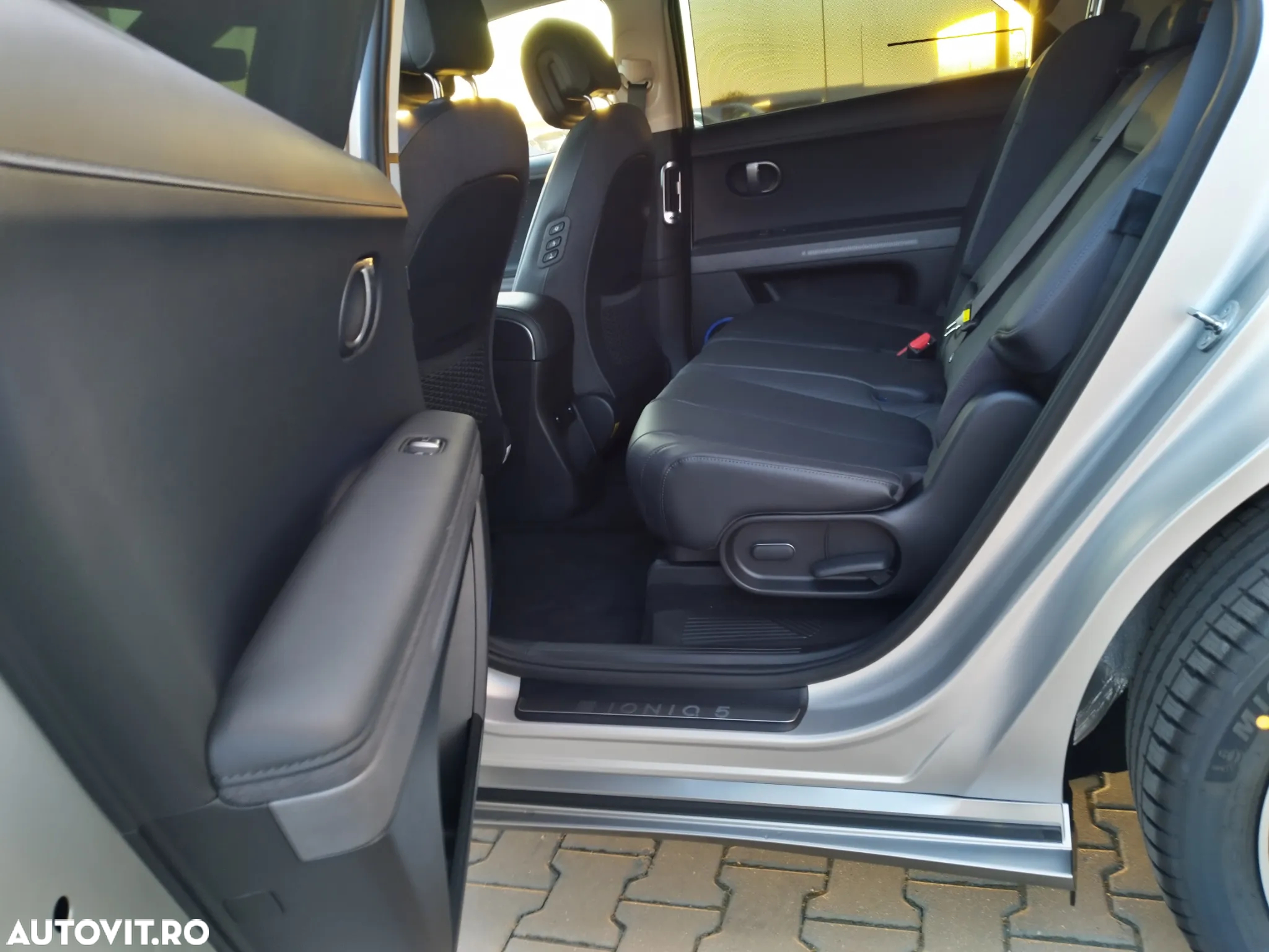Hyundai IONIQ - 11