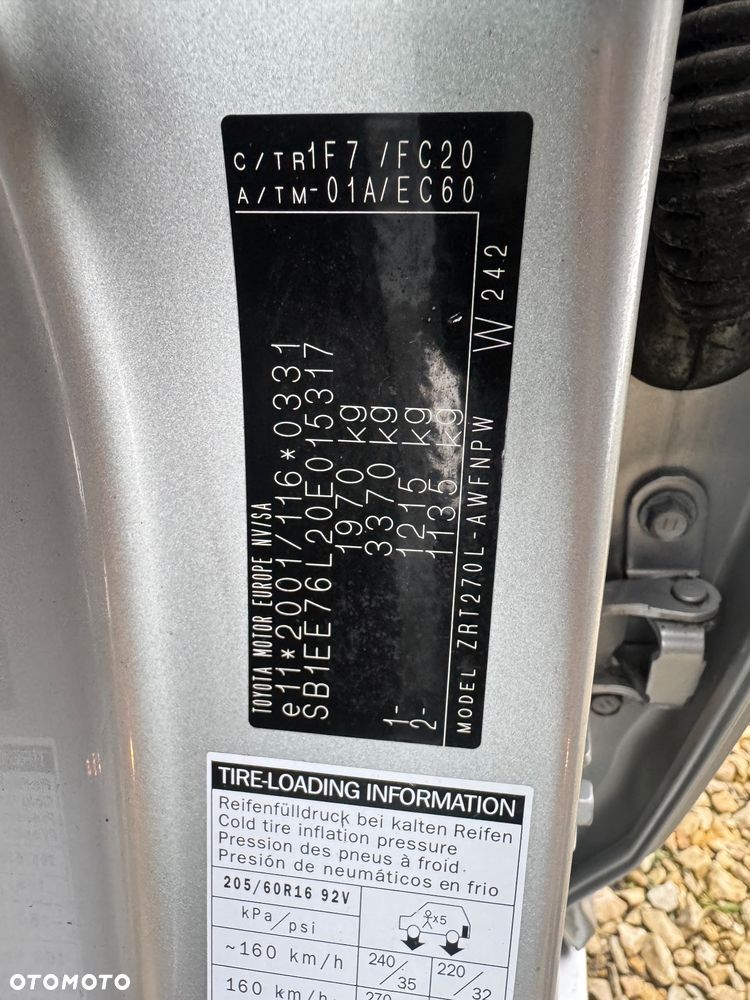 Toyota Avensis 1.6 Comfort - 28