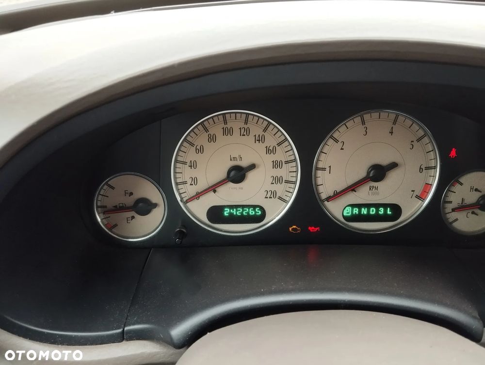 Chrysler Grand Voyager 3.3L LX AWD - 10