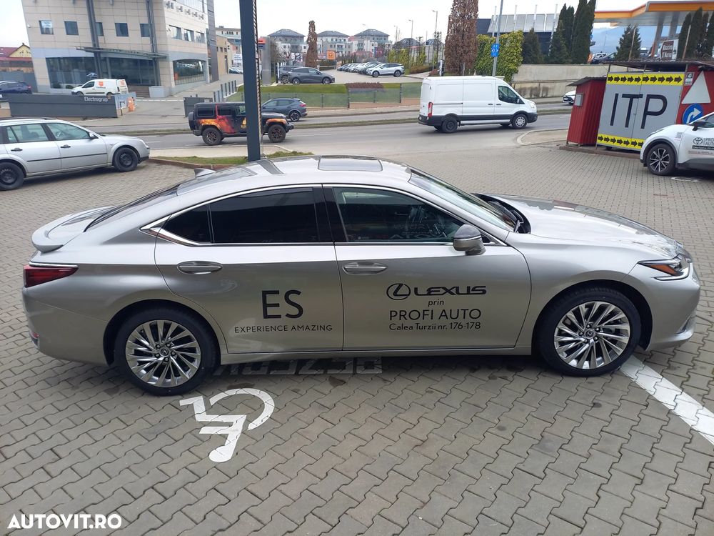 Lexus Seria ES 300h 2.5 TNGA HV 25H- 4X2 CVT Luxury - 8