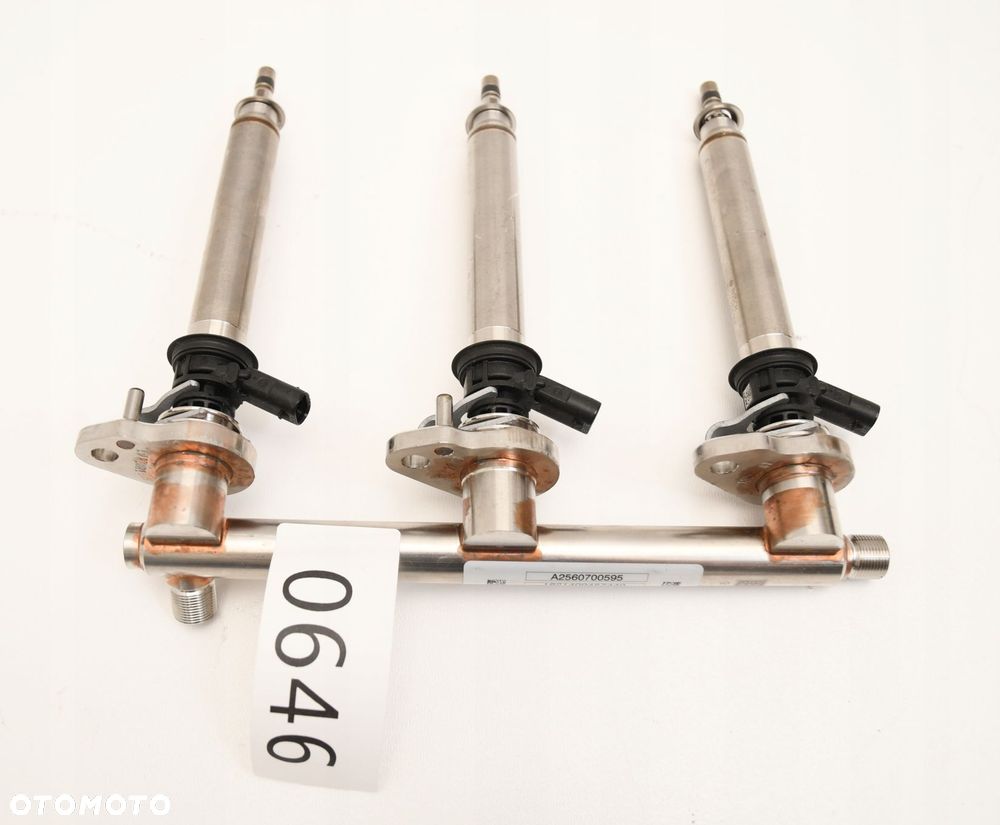 MERCEDES KOMPLETNA LISTWA WTRYSKOWA WTRYSK 0646 - 7