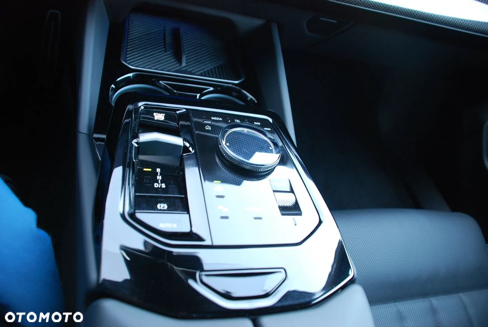 BMW Seria 5 ver-520i-mhev-m-sport - 14