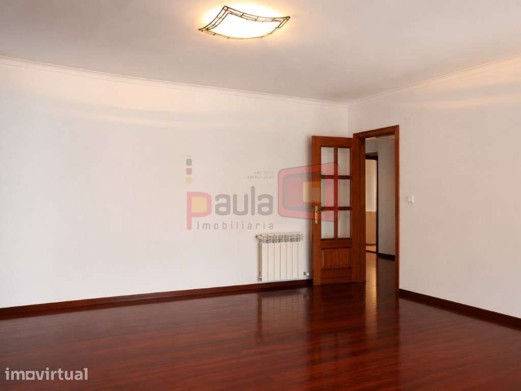 APARTAMENTO T3 COM PARQUEAMENTO - Grande imagem: 2/17