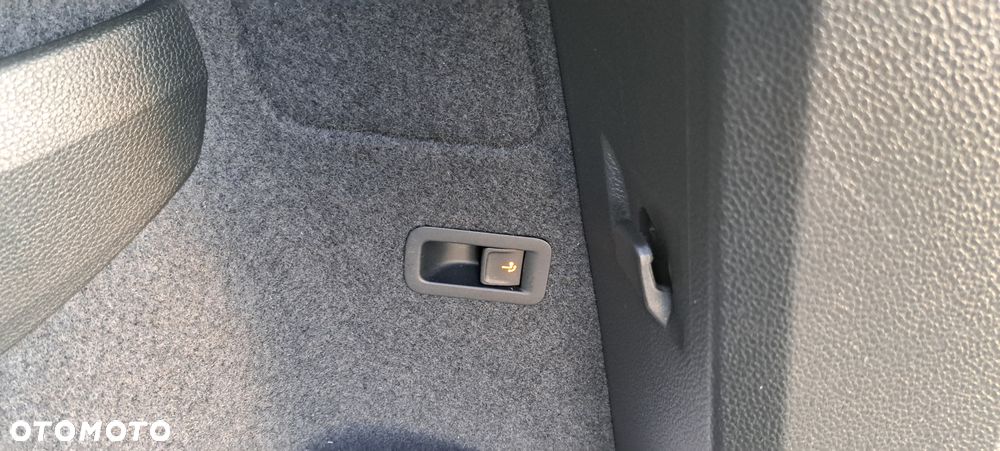 Skoda Karoq 2.0 TDI SCR 4x2 Sportline - 34