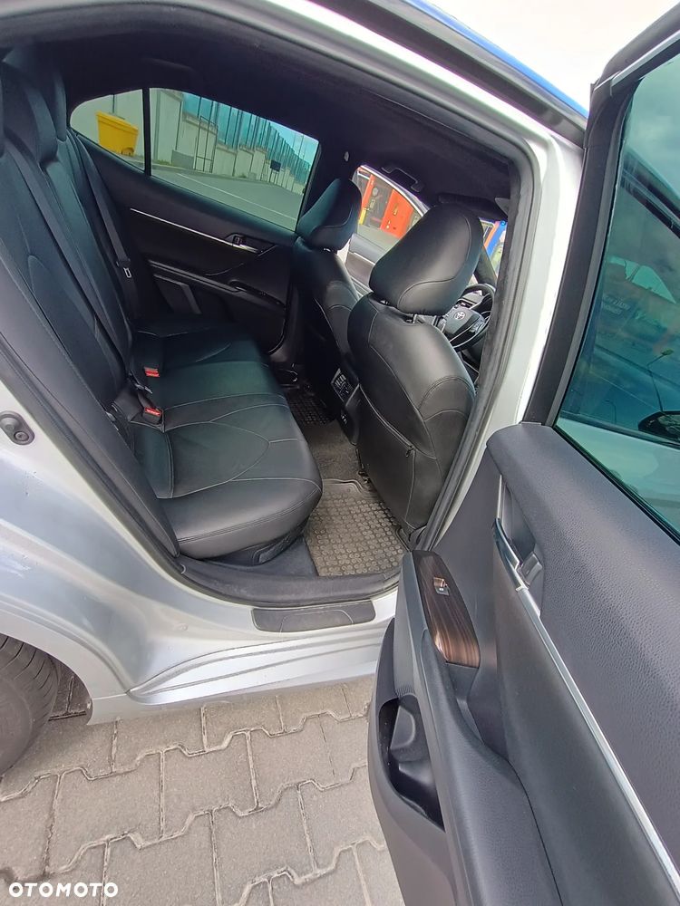 Toyota Camry 2.5 Hybrid Comfort CVT - 25