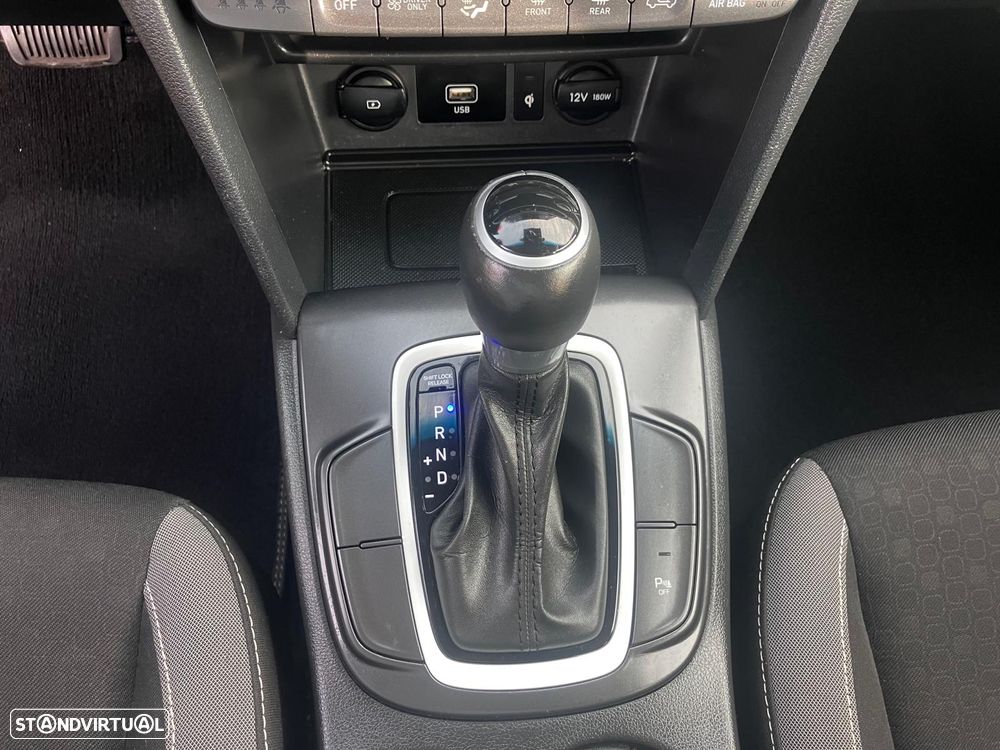 Hyundai Kauai 1.6 GDi HEV Premium - 18