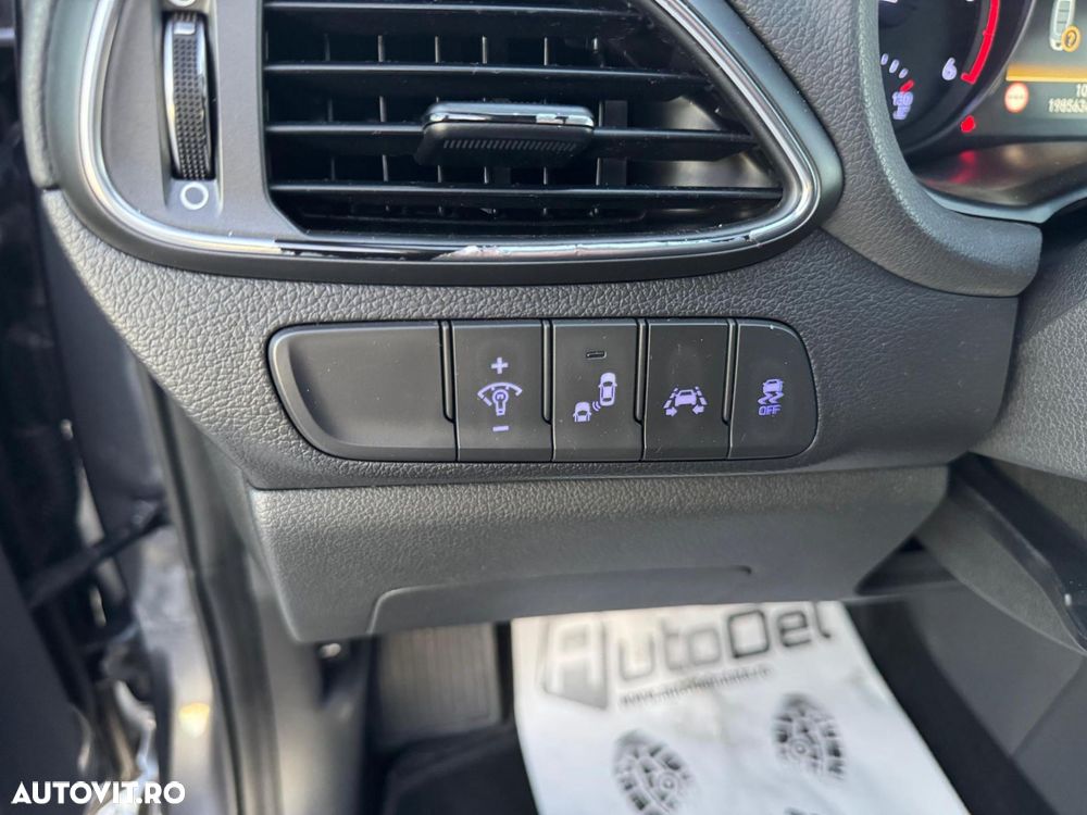 Hyundai i30 1.6 CRDI 48V-Hybrid Prime - 18