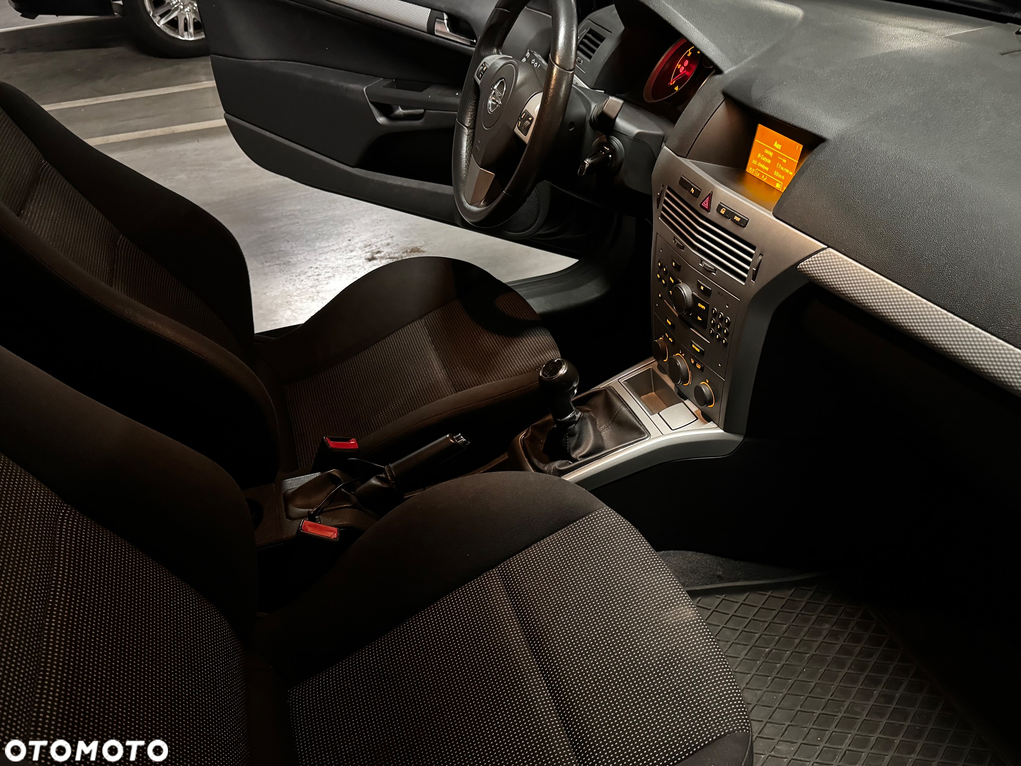 Opel Astra III GTC 1.7 CDTI Sport - 12