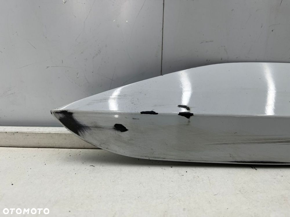 Listwa Skoda Superb 3 III sedan kombi 15-24r. prawa tylna listwa dolna drzwi prawy tył 3v0853596a - 3
