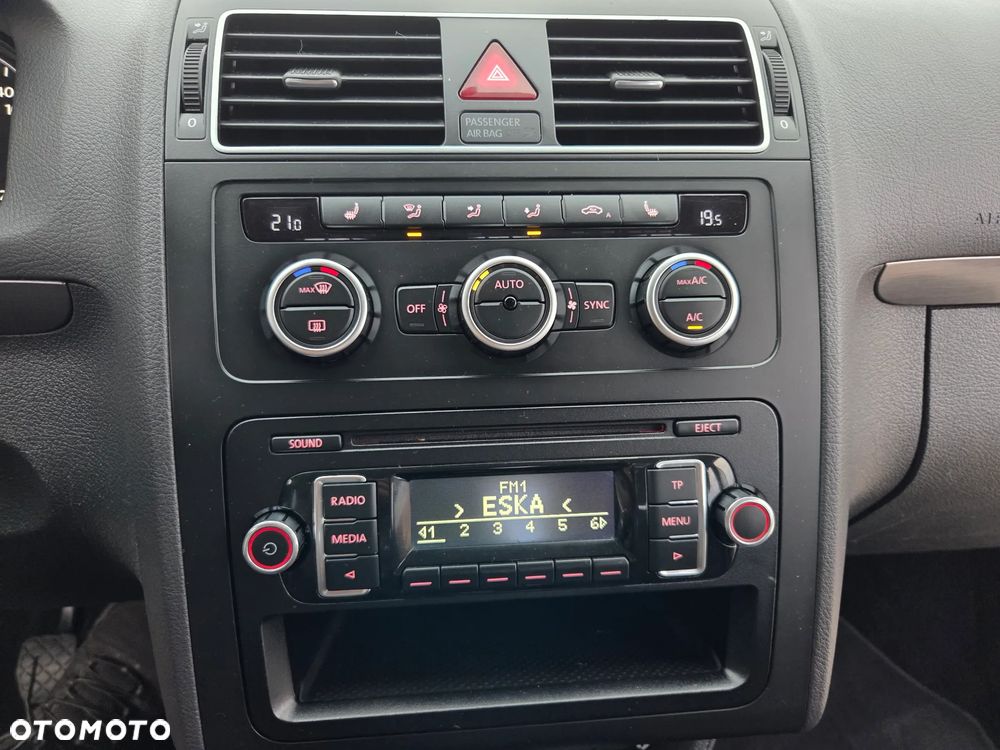 Volkswagen Touran 2.0 TDI DPF BlueMotion Technology Comfortline - 19