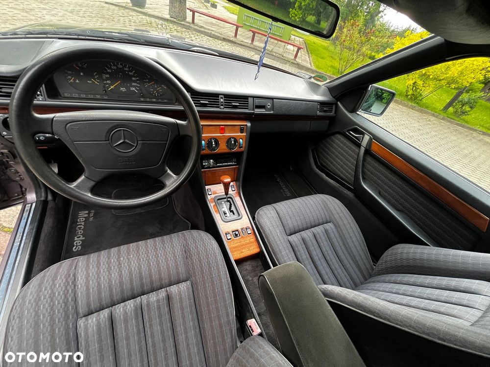 Mercedes-Benz W124 (1984-1993) - 12