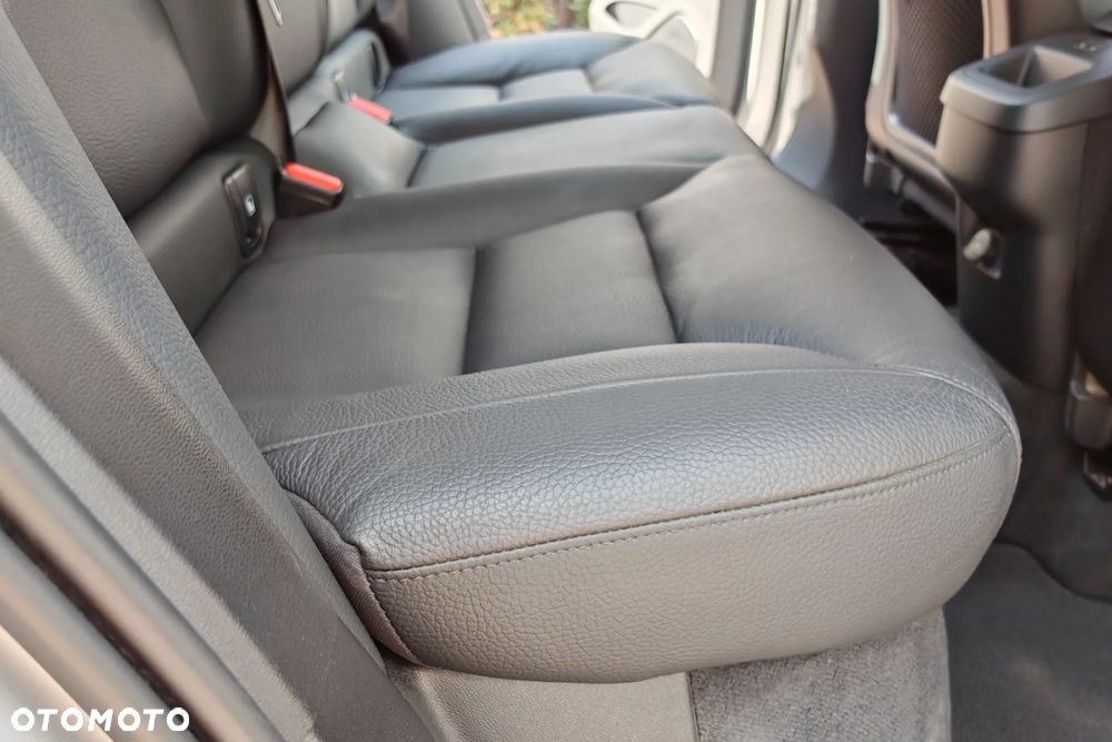 Volvo XC 60 B4 D AWD Plus Dark - 20