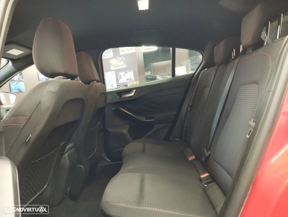 Ford Focus 1.0 EcoBoost ST-Line - 12