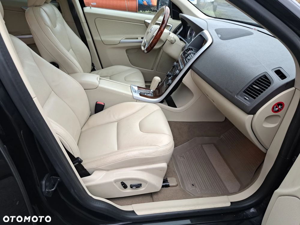 Volvo XC 60 T6 AWD Edition Pro - 12