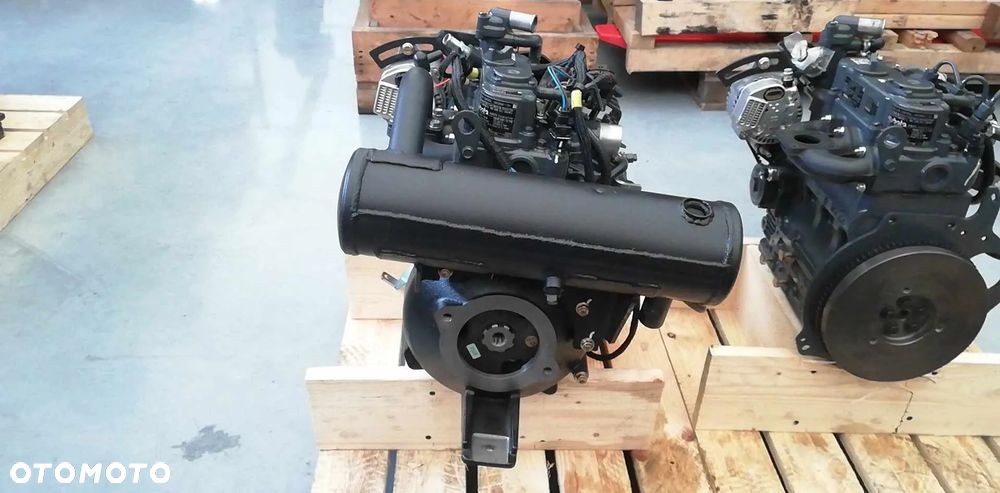 SILNIK KUBOTA D722-E4 19 kW 14500 zł netto - 3