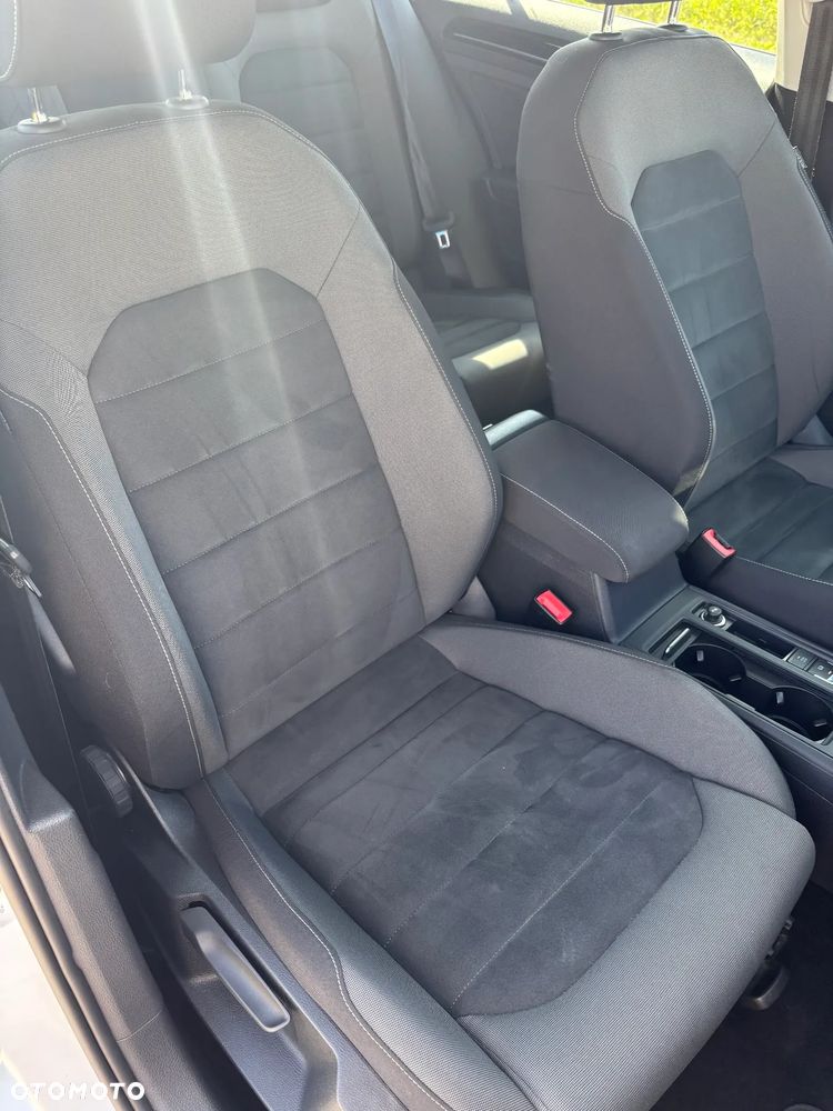 Volkswagen Golf - 20