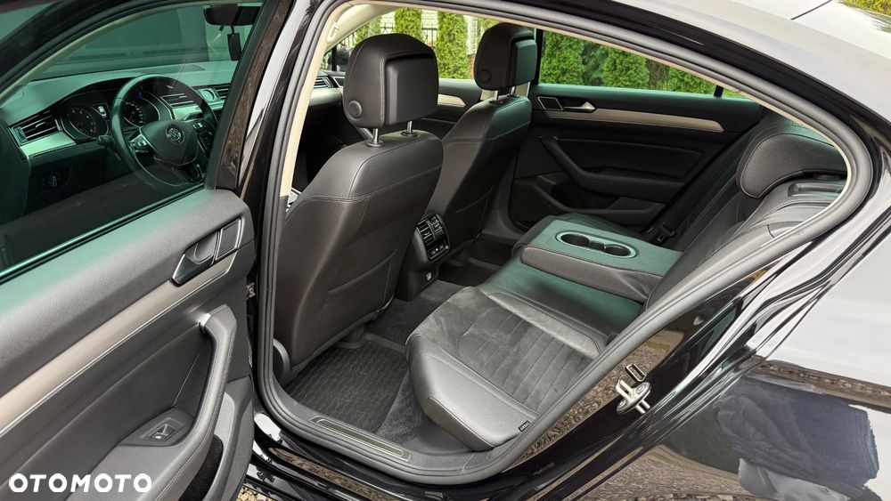 Volkswagen Passat 2.0 TSI (BlueMotion Technology) 4Motion DSG Highline - 21