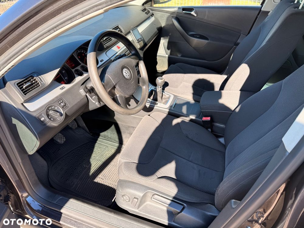 Volkswagen Passat 2.0 TDI Comfortline - 10