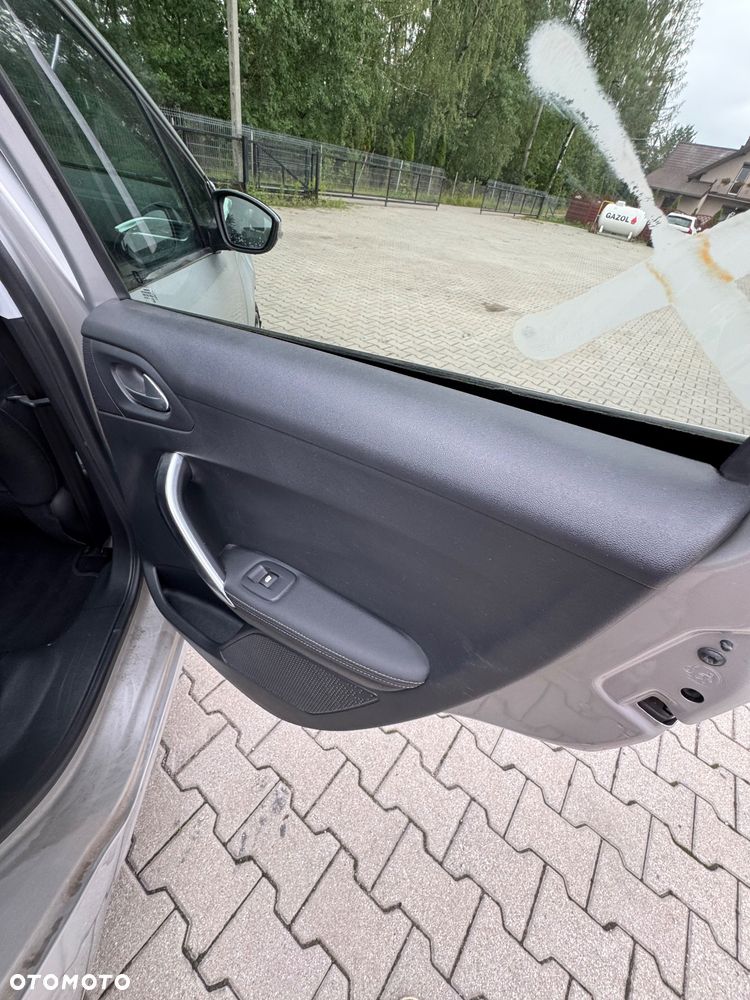 Peugeot 208 1.2 PureTech GPF Signature S&S - 20