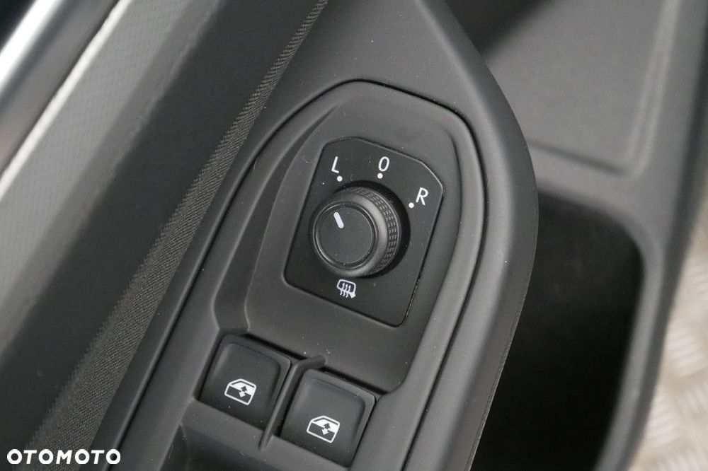 Volkswagen Golf - 22