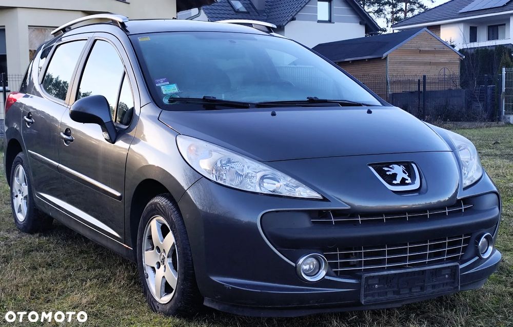 Peugeot 207 - 1